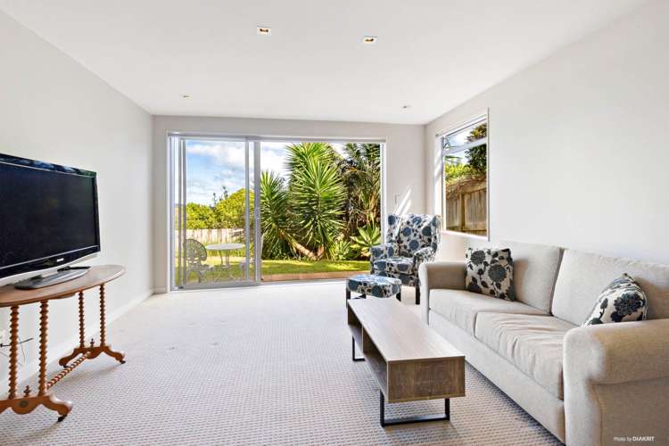 13 Hoskins Avenue Hillsborough_10