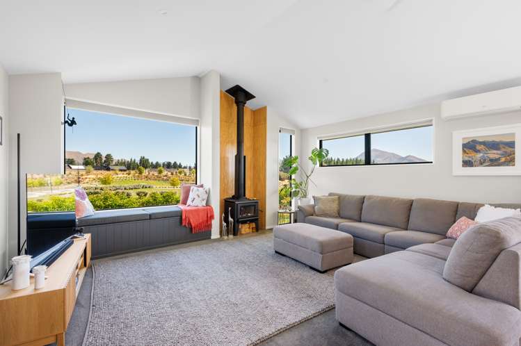 8 Tahi Street Albert Town_4