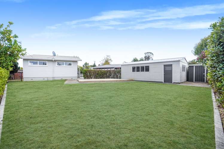 24 Ashurst Avenue Pukete_16