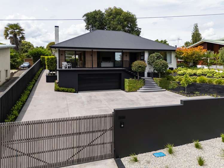 788 River Road Chartwell_35
