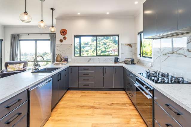 1 Shakespeare Road Bastia Hill_4