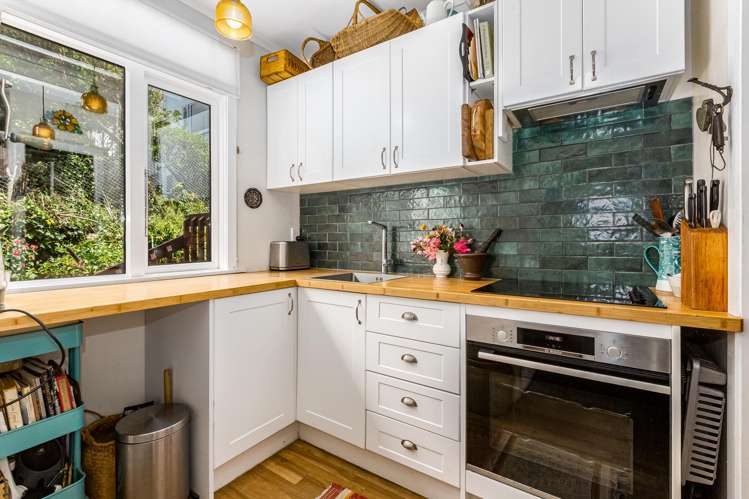 4/14 Rosehaugh Avenue Karori_9