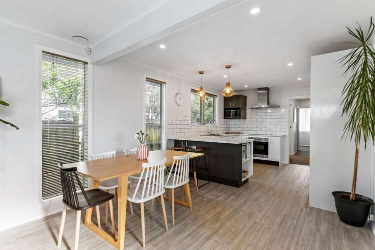 4 Hayman Place Beach Haven_11