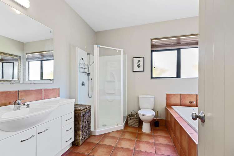 31 Aurora Avenue Welcome Bay_13