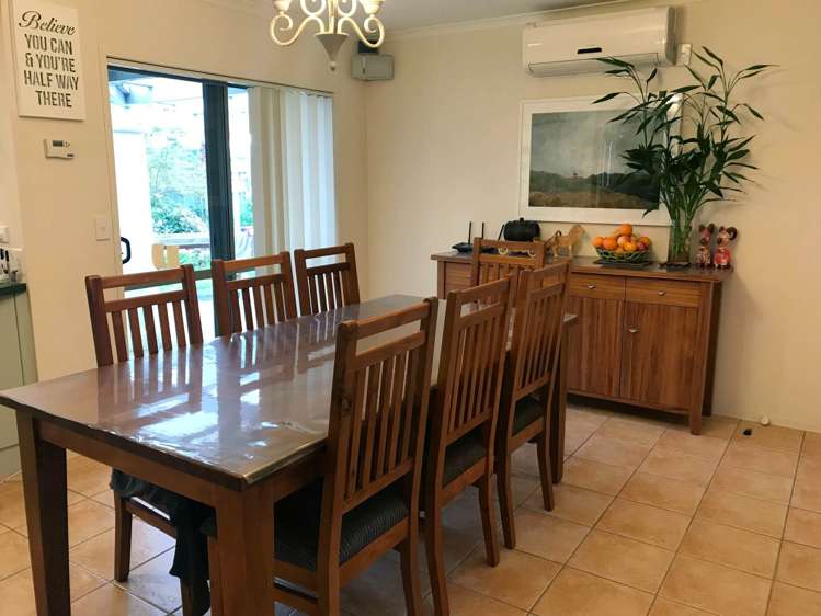 8 Atworth Way Burswood_2