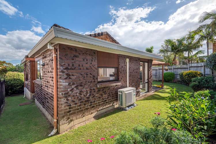 2/10 Tobruk Crescent Milford_16