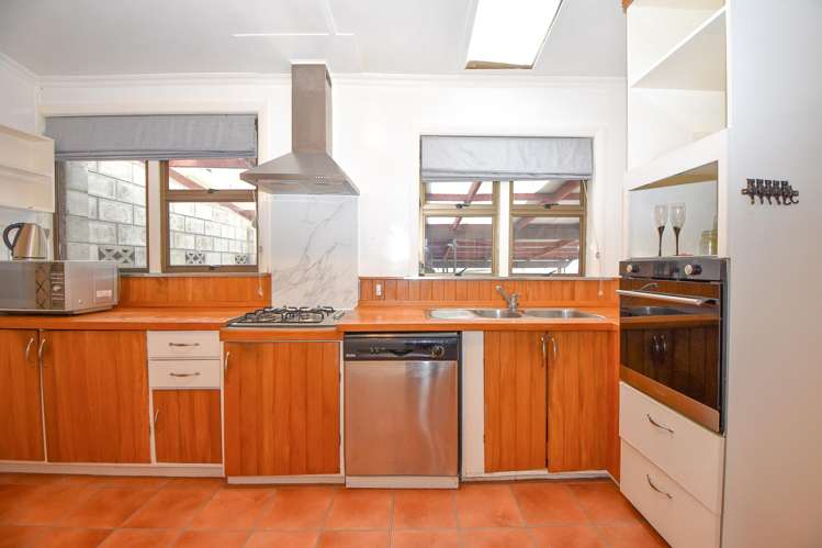 243 High Street North Carterton_4