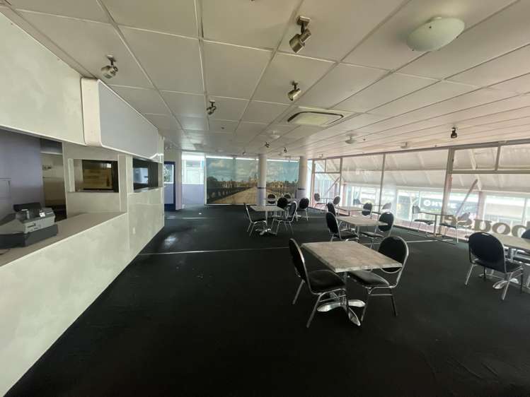 Upper/71-81 Cuba St Te Aro_3