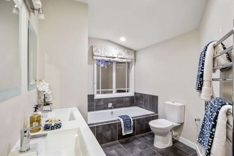 55 Churchouse Road Greenhithe_23