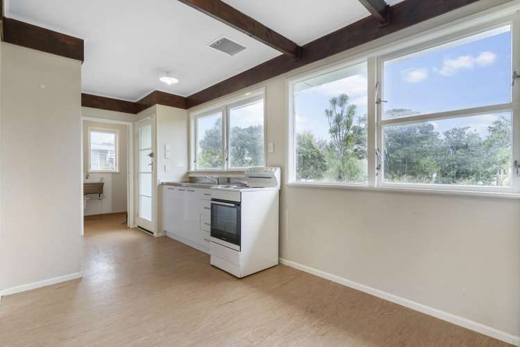 20 Gill Avenue Te Atatu Peninsula_13