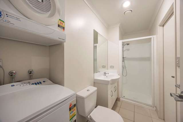 C602/176 Broadway Newmarket_2