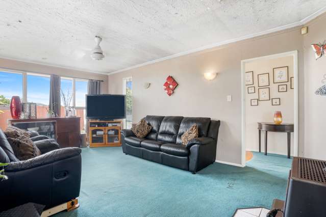 23 Farnborough Street Aranui_1