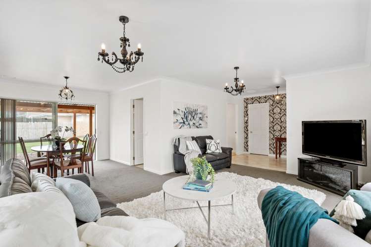 5 Bernie Edwards Place Botany Downs_5