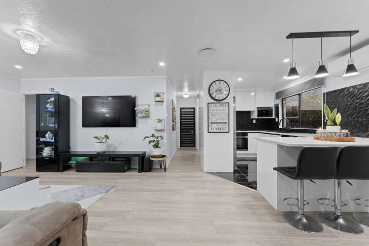 4/22 Barneys Farm Road Clendon Park_5