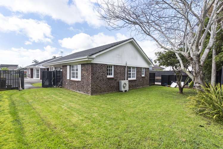 2/4 Jern Place Eastern Beach_8