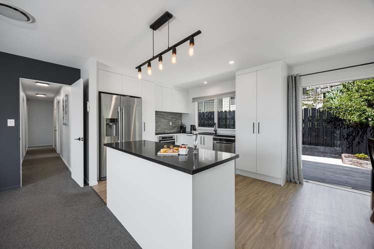 22 Whangaparaoa Road Red Beach_12