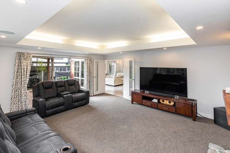 9 Strathmore Gardens Burwood_9