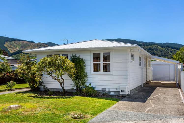 3 Tiwakawaka Grove Heretaunga_1