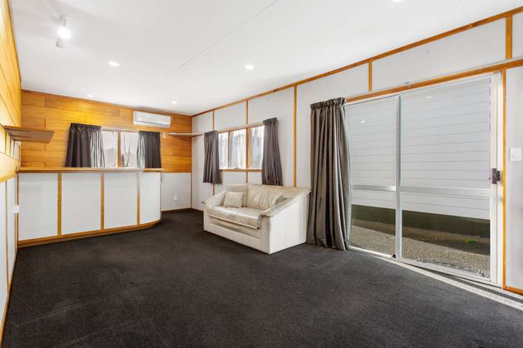 76 Saint Annes Crescent Wattle Downs_5