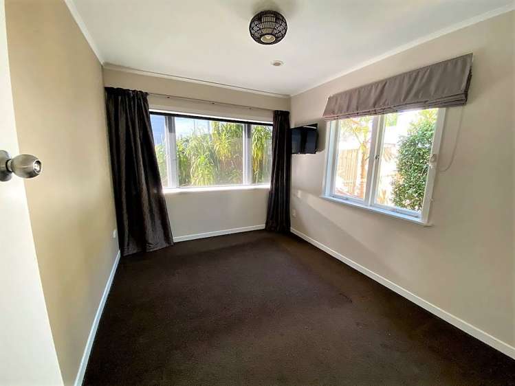 16 Gloria Avenue Te Atatu Peninsula_10