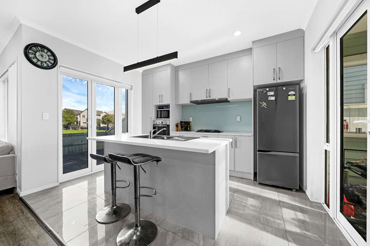 10 Warbler Crescent_1