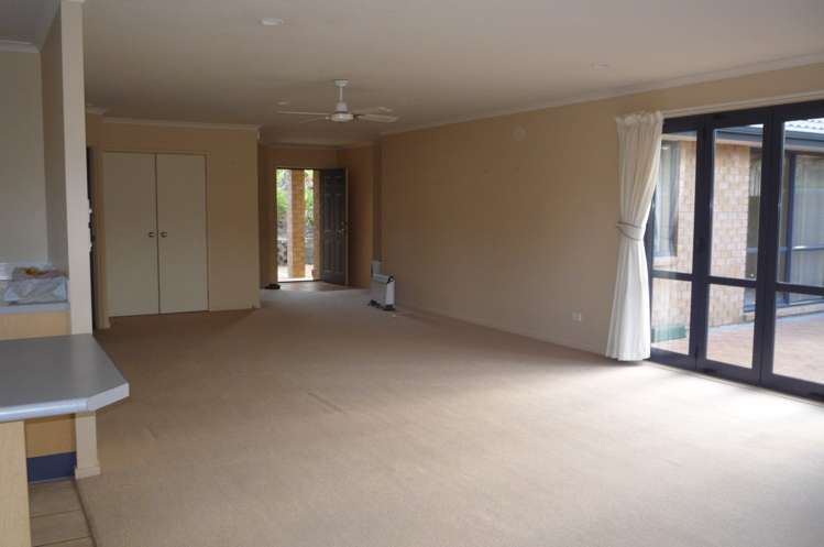 89 Roberta Crescent Orewa_7