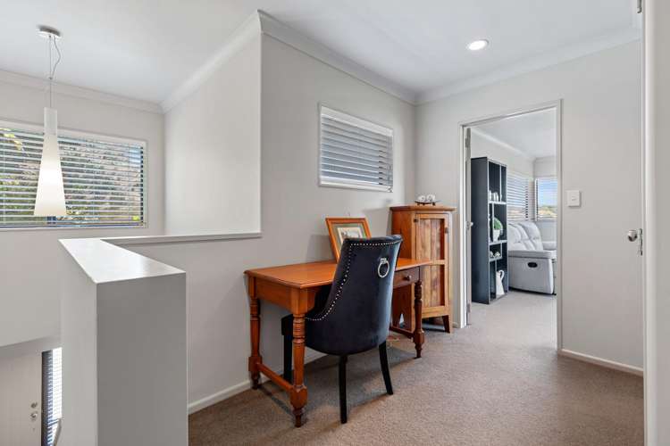 18 KO PLACE Pyes Pa_19