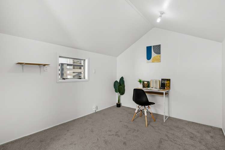 2/33 Secretariat Place Randwick Park_11