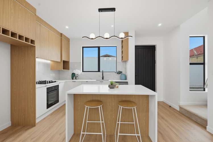312 Sandringham Road_4