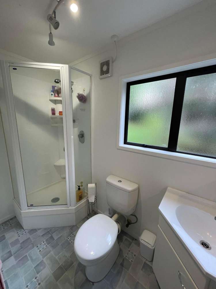 6 Tiri View Place Waiake_18
