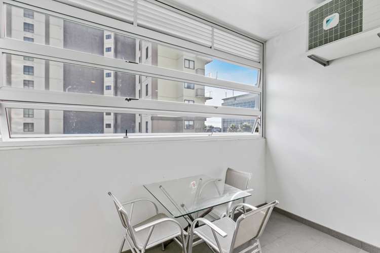 203/17 Amersham Way Manukau_8