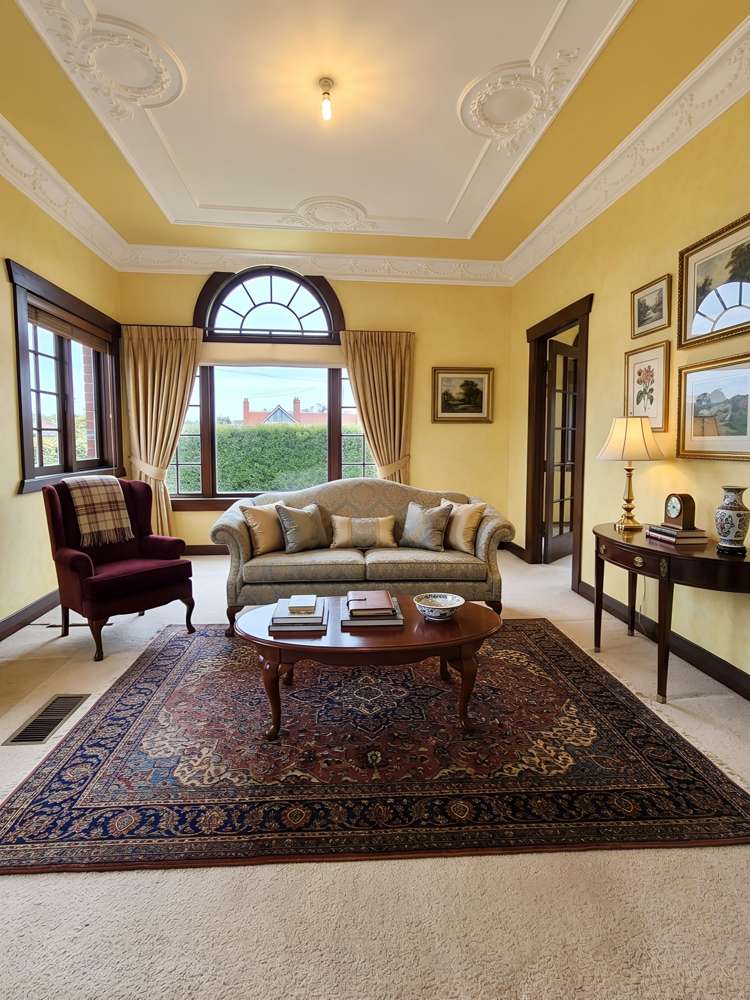 17 Fairholme Epsom Central_2