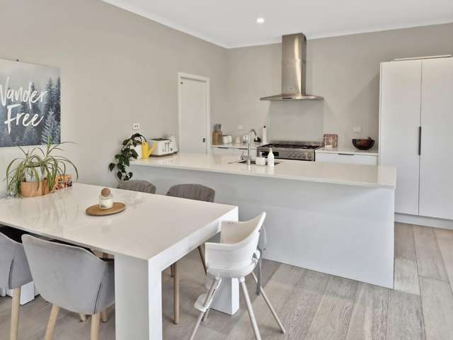 27 Charleston Avenue 2652_3