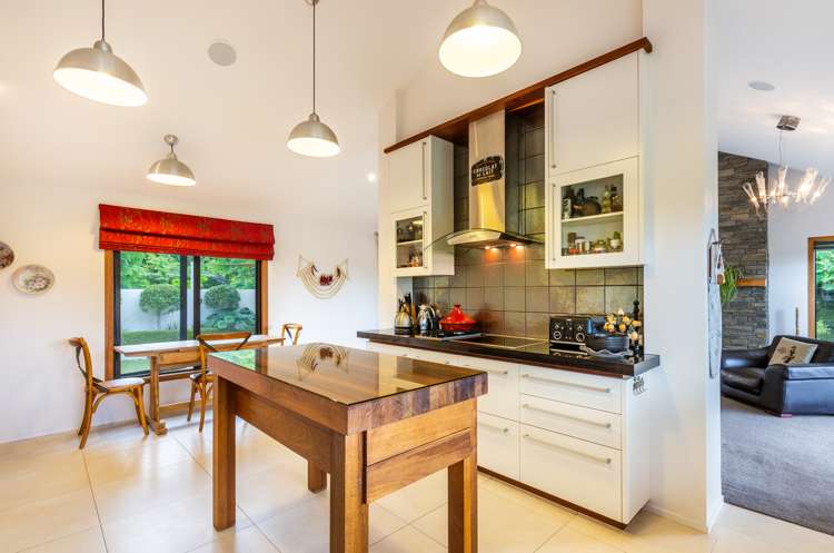 128 Ferndale Way Rangatira Park_22