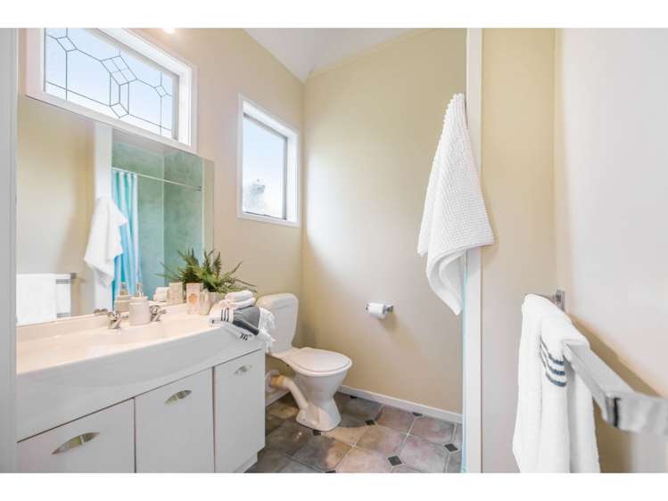 29 Dobell Road Stanmore Bay_17