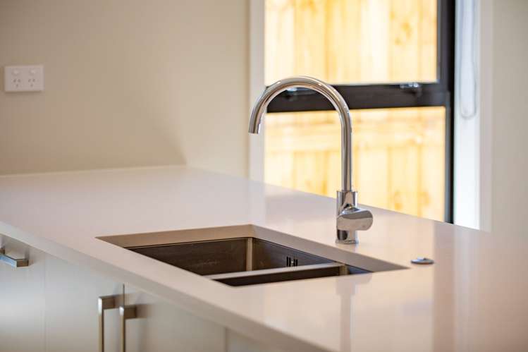 30 Waruhia Crescent Rototuna North_4