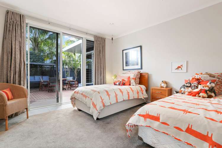 20 Marine Parade Mellons Bay_12