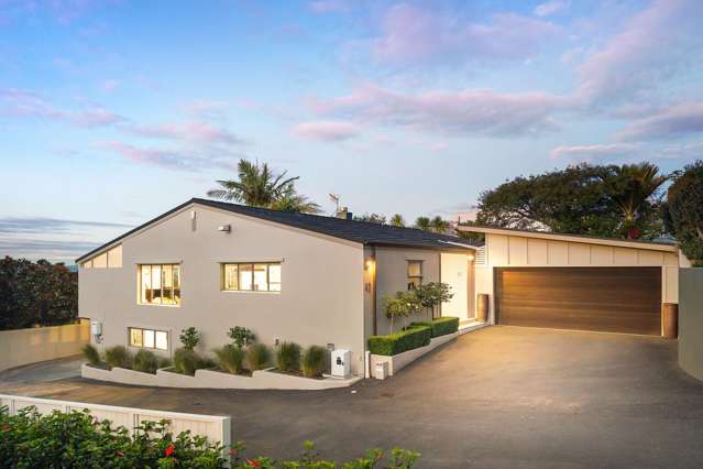 Iconic Rangitoto Views in a Lush Kohimarama Oasis