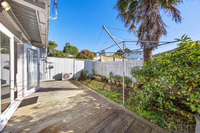 2-Bed Unit for Rent in Central Onehunga – Priv...
