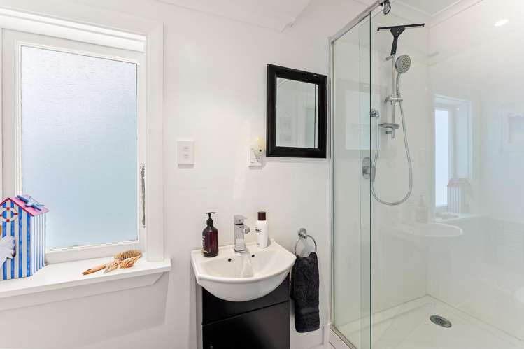 29 Hona Street Waikanae Beach_22