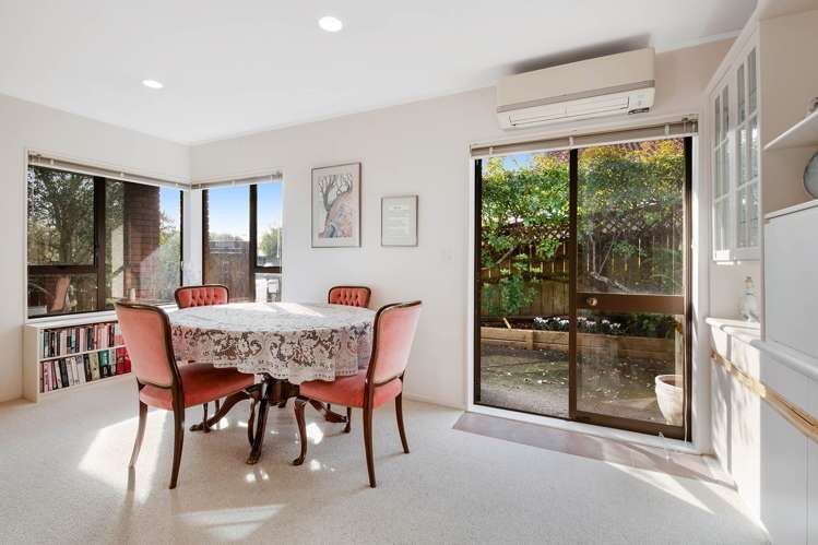 2/32a Howard Road Northcote_6