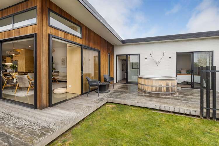 4 Piper Lane Burleigh_14