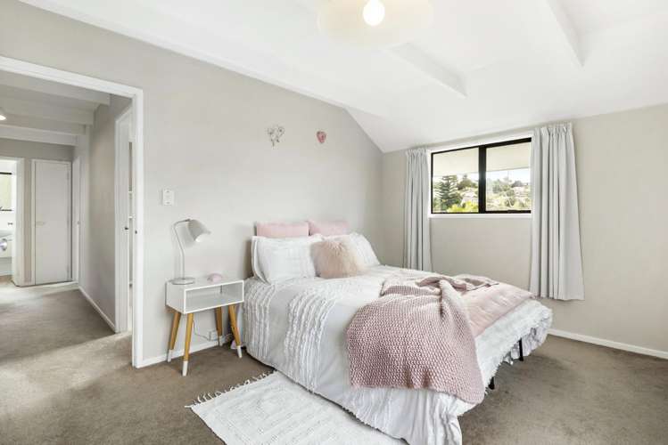 1/70 Ayton Drive Totara Vale_18
