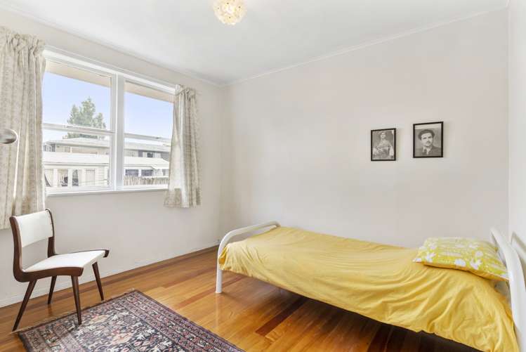 2/11 Preston Avenue Mount Albert_8