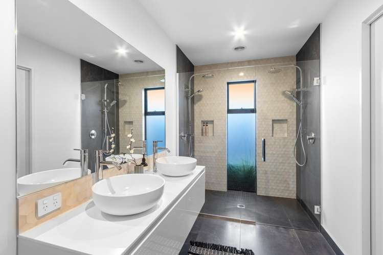 14 Nederland Avenue Burwood_10