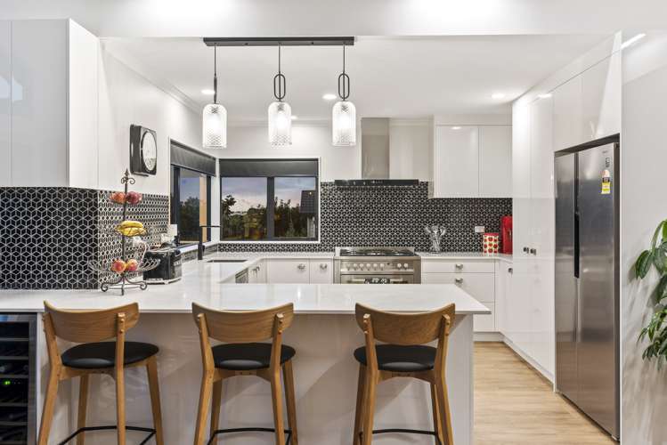 41 Quadrant Heights Paraparaumu_1