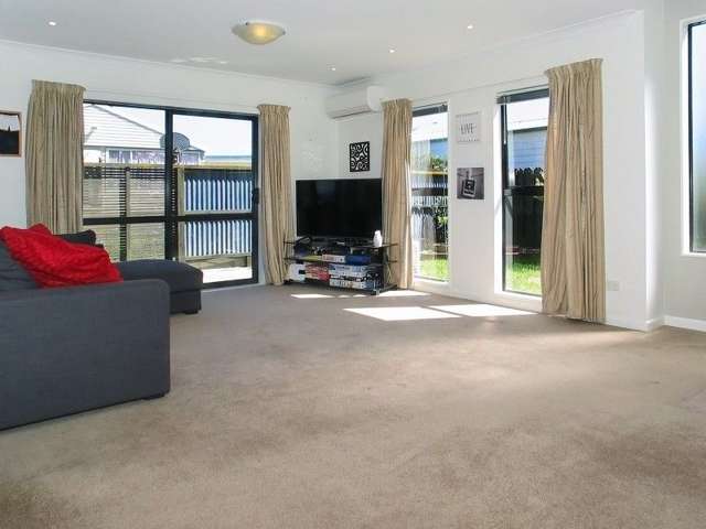 13 Bay Drive Titahi Bay_3