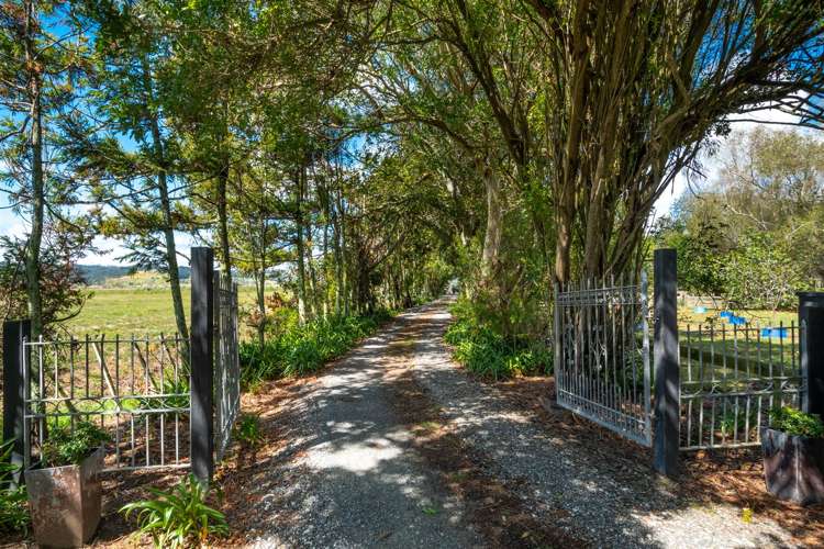 2162 State Highway 16 Helensville_0