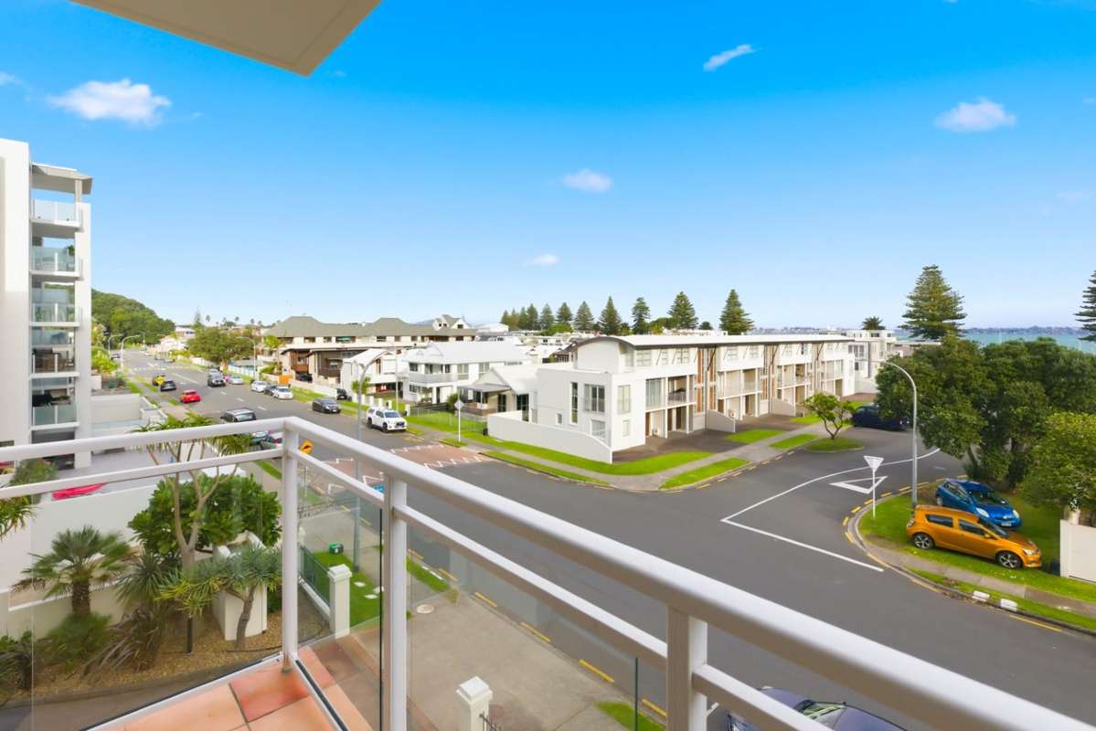 211/23 Maunganui Road_2