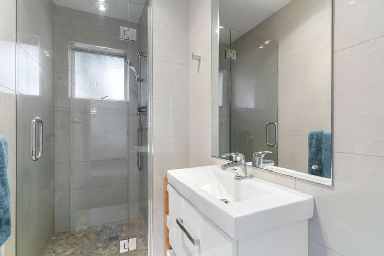 7 Lakeside Drive Pahurehure_18